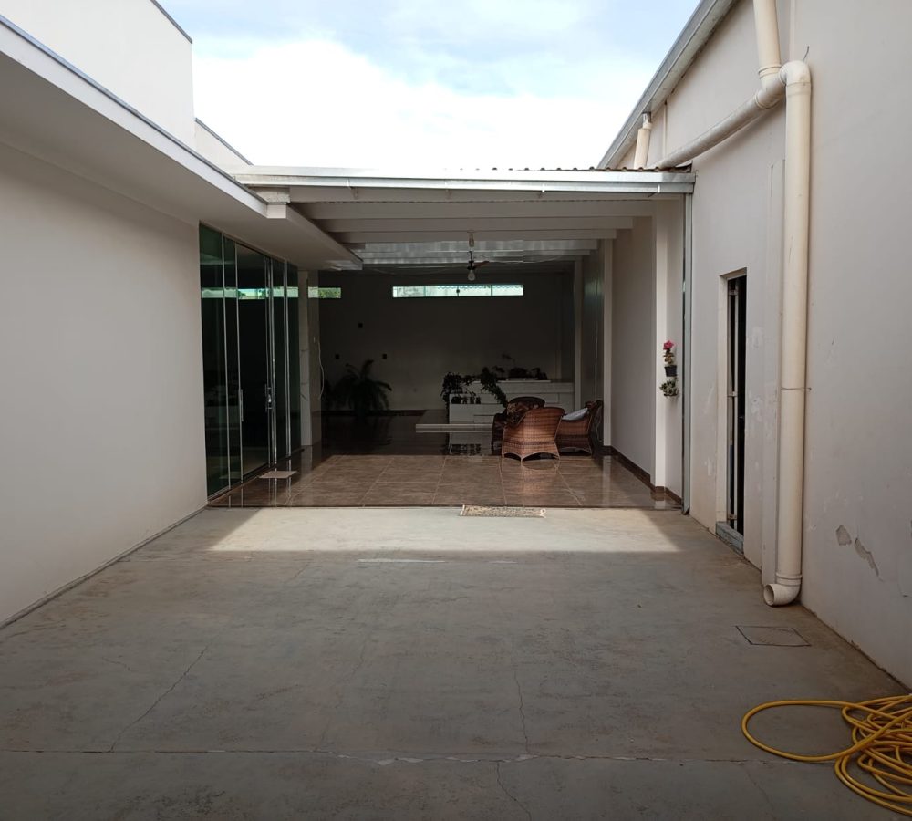 Casa à venda em Caarapó