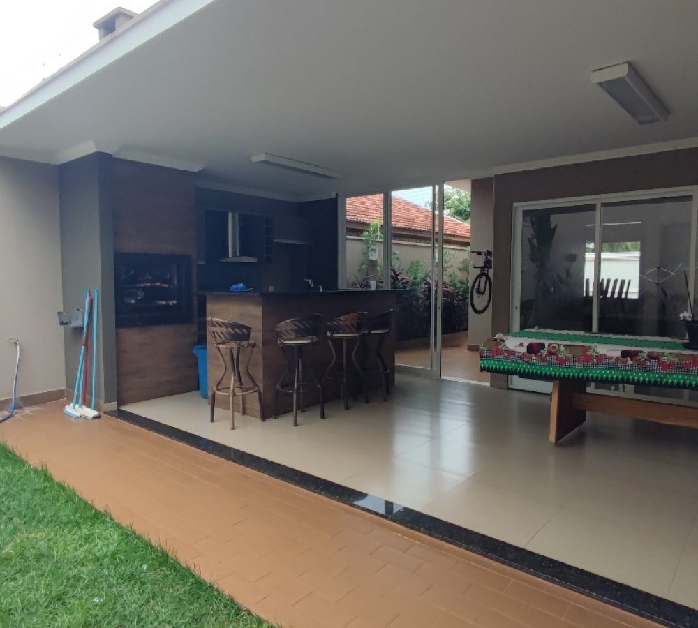 Excelente Casa à Venda em Caarapó