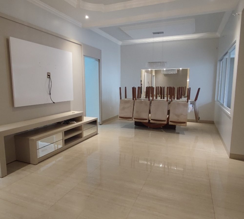 Excelente Casa à Venda em Caarapó