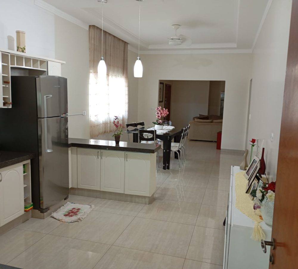 Casa à venda em Caarapó