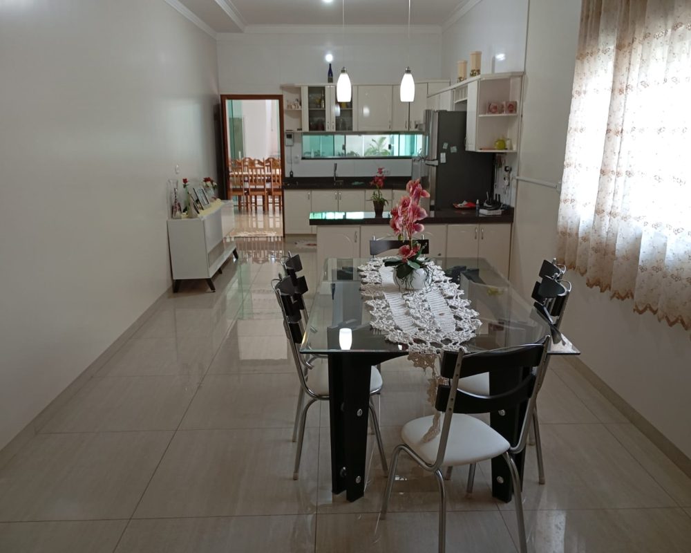 Casa à venda em Caarapó