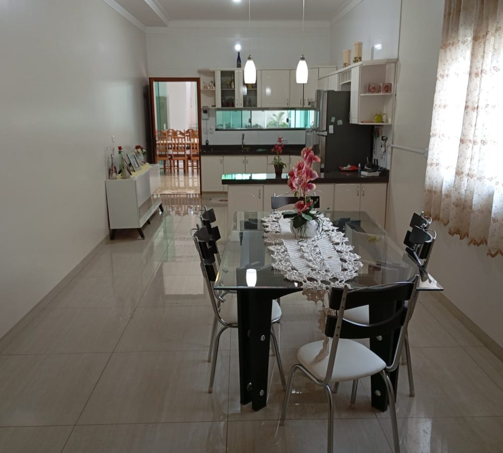 Casa à venda em Caarapó