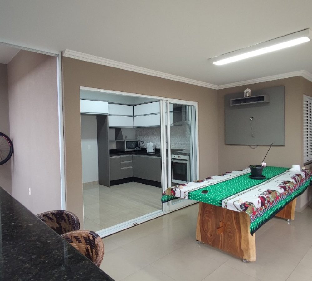 Excelente Casa à Venda em Caarapó