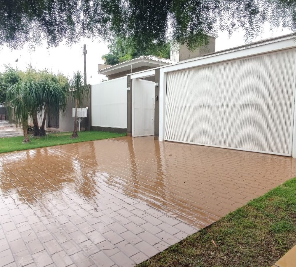Excelente Casa à Venda em Caarapó