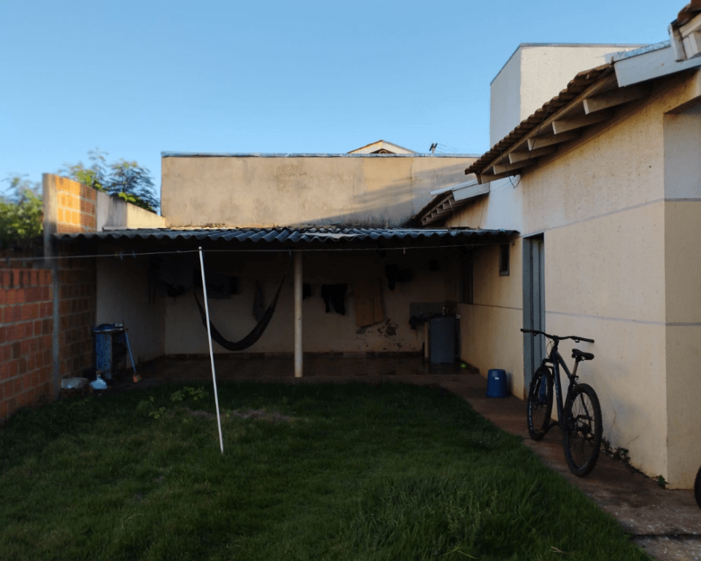 Casa à venda em Caarapó